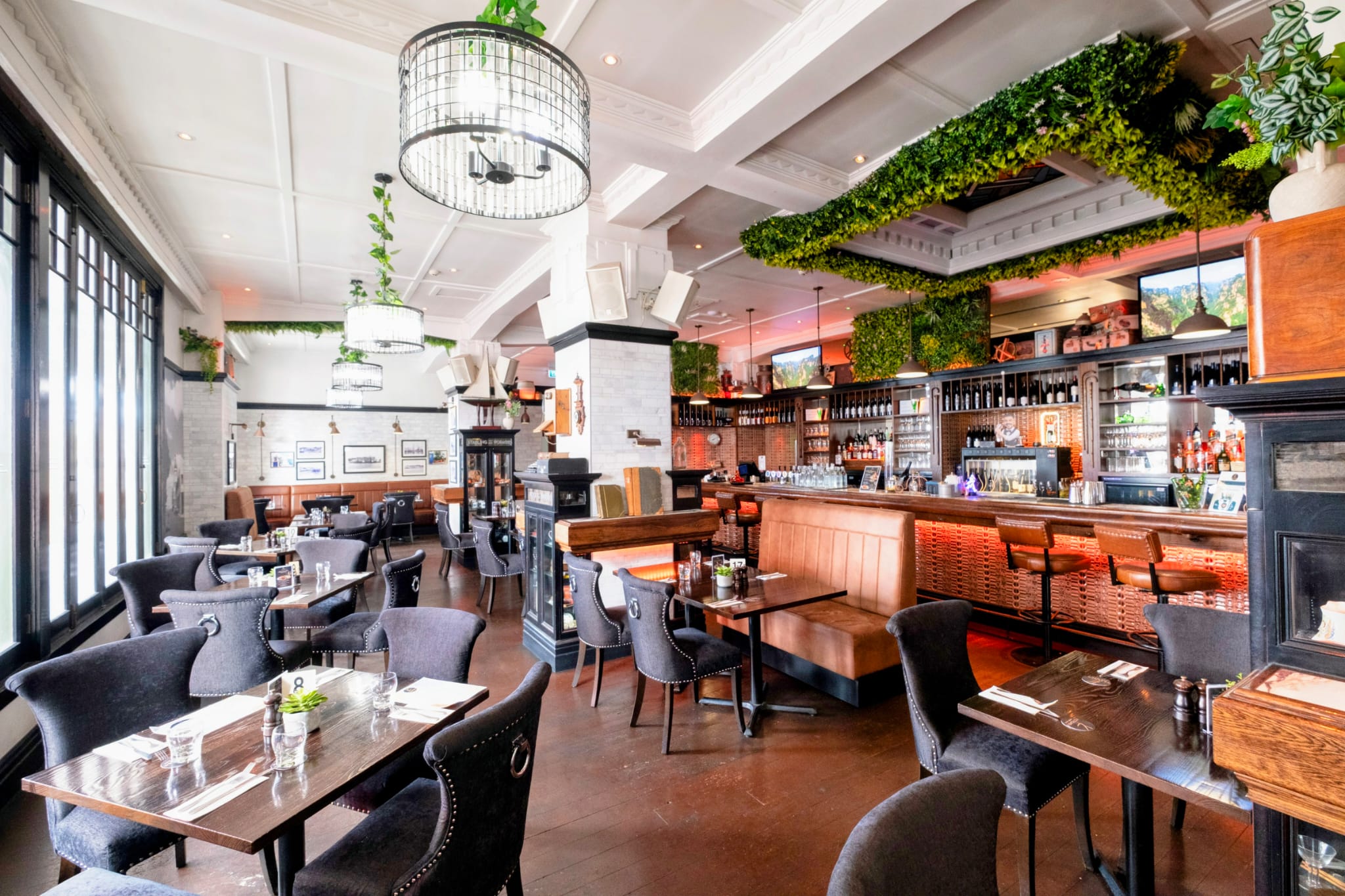K Kitchen & Bar dining room in Napier